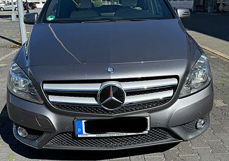 Mercedes-Benz B 180 (BlueEFFICIENCY)