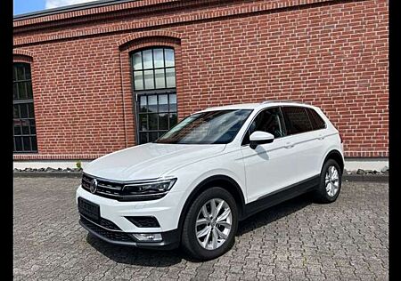 VW Tiguan Volkswagen 2.0 TDI SCR DSG ACC AHK Standheizung