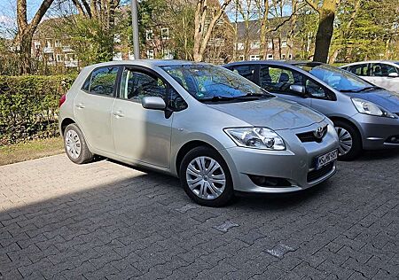 Toyota Auris 1.4 VVT-i Luna