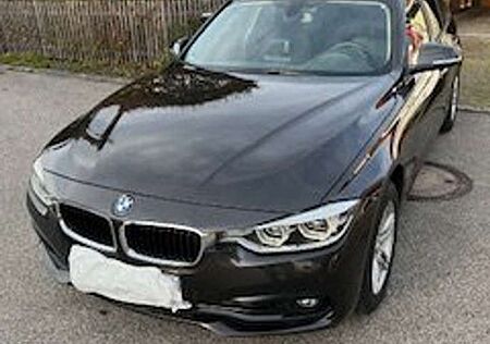 BMW 320d 320 Touring xDrive Advantage