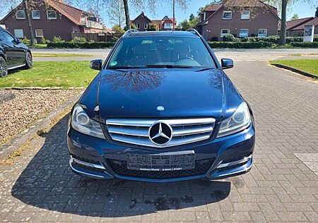 Mercedes-Benz C 220 CDI. Mopf/ / Voll/STH/PD /AT Motor 125tk