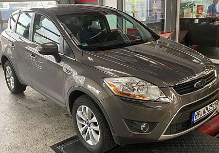 Ford Kuga 2.5 4x4 Titanium