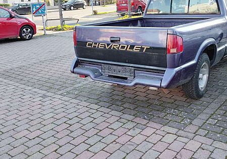 Chevrolet S-10 LS
