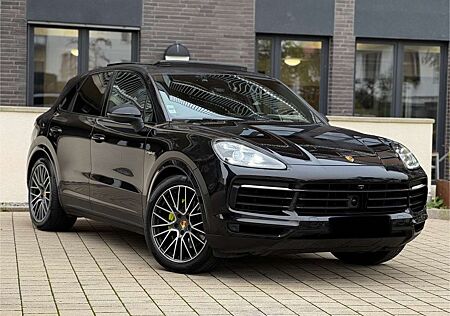 Porsche Cayenne 3.0 V6 E-Hybrid Black edition Chrono sport Matrix
