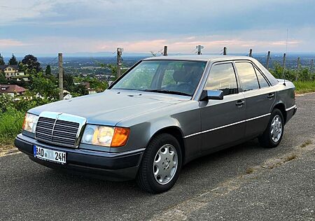 Mercedes-Benz E 230 230E W124 H-Zulassung Rostfrei von Rentnerin