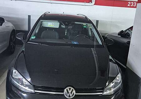 VW Golf Variant Volkswagen 1.6 TDI SCR DSG IQ.DRIVE