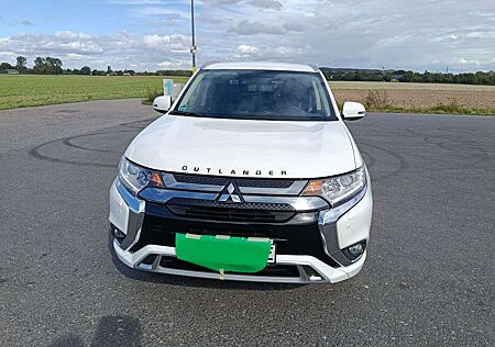 Mitsubishi Outlander 2.4 4WD Plug-In Hybrid