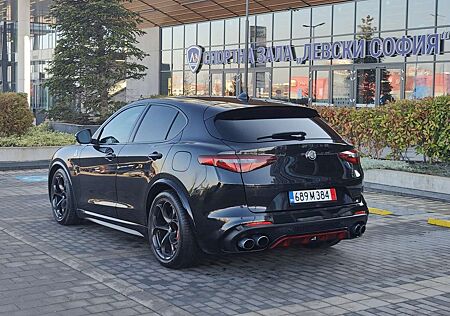 Alfa Romeo Stelvio V6 2.9 Bi-Turbo AT8-Q4 Quadrifoglio