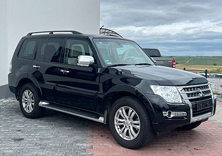 Mitsubishi Pajero 3.2 DI-D Top*NUR 109TKM*1HAND*7SITZER*
