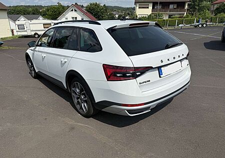 Skoda Superb III Combi Diesel Combi 2.0 TDI 4x4 DSG Scou