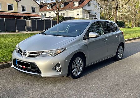 Toyota Auris 2.0 D-4D Life