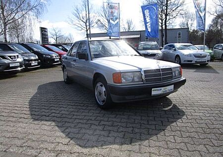 Mercedes-Benz 190 E 1.8 mit Radio CD-Servolenkung-Alu 15 Zoll-BC-Top