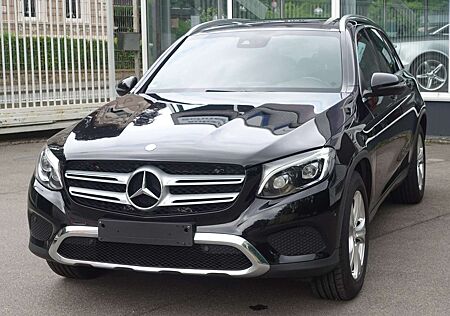 Mercedes-Benz GLC 220 d 4Matic Panorama Navi LED AHK Park-Paket