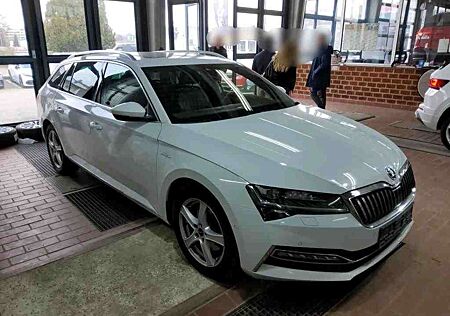 Skoda Superb Combi L&K*200PS*19Zoll*PANORAMA*AHK*KAMERA*VIRTUAL
