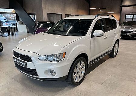 Mitsubishi Outlander Motion 4WD Teilleder Xenon Sitzh.