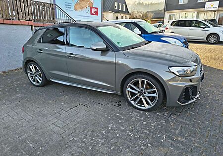 Audi A1 Sportsback 1.5 TFSI, S line