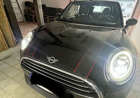 Mini Cooper Cabrio Sidewalk