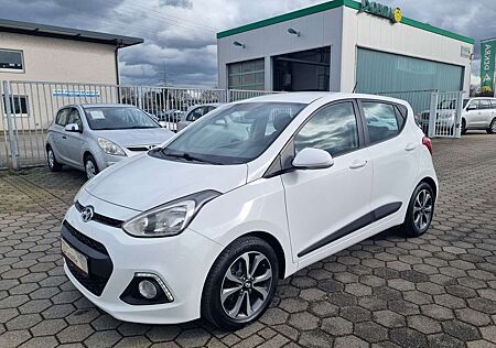 Hyundai i10 1.2 YES! Silver"Scheckheft"8-fach bereift...
