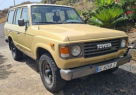 Toyota Land Cruiser HJ 60
