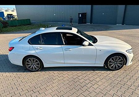 BMW 330e 330 3er Plug-In-Hybrid Aut. Sport Line
