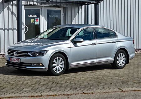 VW Passat Volkswagen Limo. 2.0 TDI Comfortline/NAVI/ACC/PDC