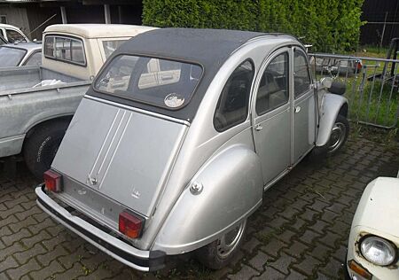 Citroën 2 CV Citroen 2CV mit ami super rahmen und 4 cilinder