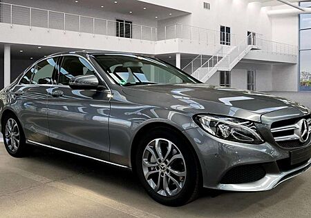 Mercedes-Benz C 250 Avantgarde // akt. Parkass.// Autom.// LED// Navi
