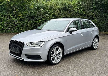 Audi A3 2.0 TDI S tronic Attraction Automatik 1 Hand