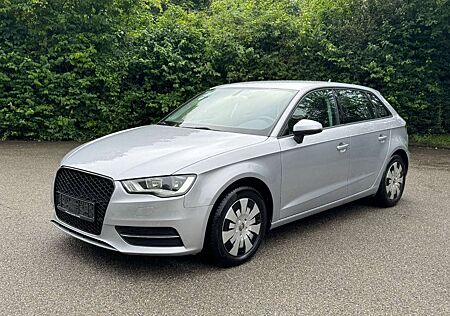 Audi A3 2.0 TDI S tronic Attraction Automatik 1 Hand