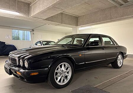 Jaguar XJ 4.0 V8 Executive*1.Hd*alle Extras**Historie