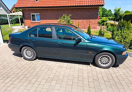 BMW 520i 520 5er mit Navi und Bordcomputer