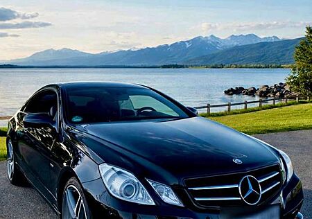 Mercedes-Benz E 250 CGI Coupe BlueEFFICIENCY Automatik Avantgarde