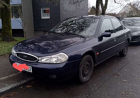 Ford Mondeo Ghia