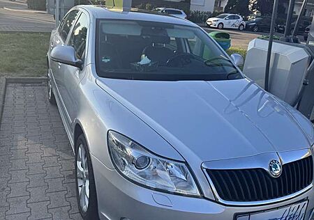 Skoda Octavia Scheckheft vorhand Skoda Octavia 1.8 TSI 160 PS –