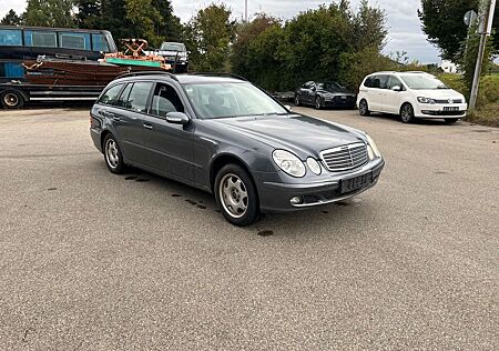 Mercedes-Benz E 200 gebraucht kaufen Mercedes-Benz E 200 T Kompressor (211.242)