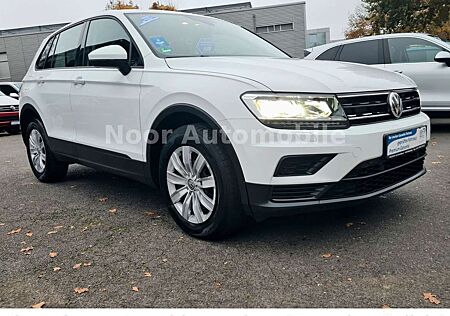 VW Tiguan Volkswagen 2.0 TDI DSG Sport Style 4Motion*Navi*1.H.