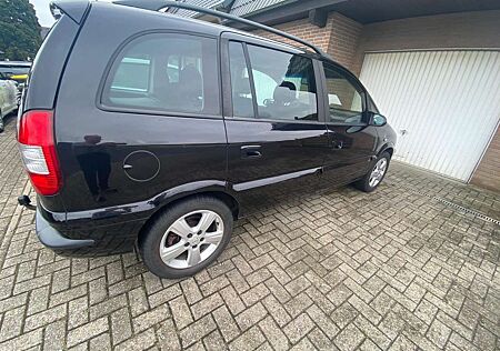 Opel Zafira 1.8 Executive