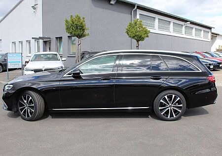 Mercedes-Benz E 220 d T-Mod. 4Matic+Exclusive+Agility+AHK+Leder