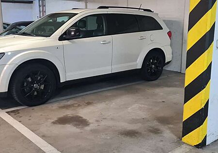 Fiat Freemont 2.0 Multijet 16V DPF Automatik Allrad Black Code