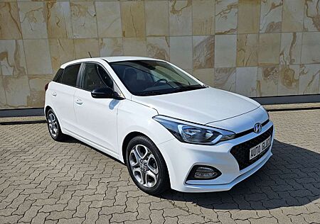 Hyundai i20 Trend *NAVI*KAMERA*PDC*SHZ*1.HAND*