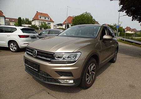 VW Tiguan Volkswagen Sound 4Motion*AHK*LED*PANO*NAVI MMI*