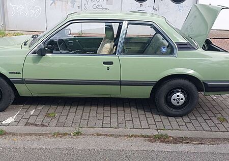 Opel Ascona Berlina