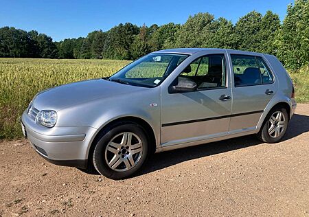 VW Golf Volkswagen 1.4 Edition 51.800km, TüV bis März 2027