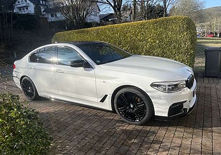 BMW 520d 520 xDrive M-Paket | Head-Up | M Performance