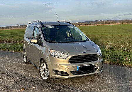Ford Tourneo Courier 1.0 EcoBoost Titanium