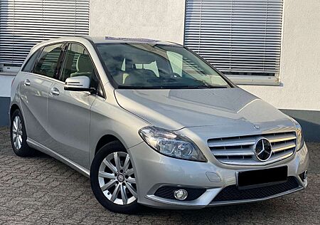 Mercedes-Benz B 180 BlueEFF. 7G Automatik * Parkhilfe / Sitzh