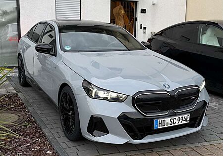 BMW i5 M60