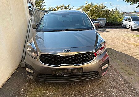Kia Carens Dream Team