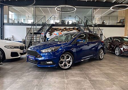 Ford Focus Lim. ST *LEDERPAKETSPORT*BI-XENON*AMBIENTE