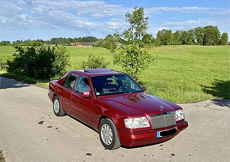Mercedes-Benz E 220 Automatik Klima Schiebedach